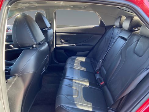 Used 2023 Hyundai Elantra Limited FWD image 13