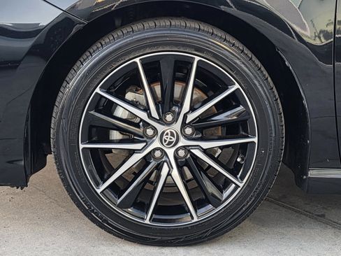 Used 2022 Toyota Camry SE image 9