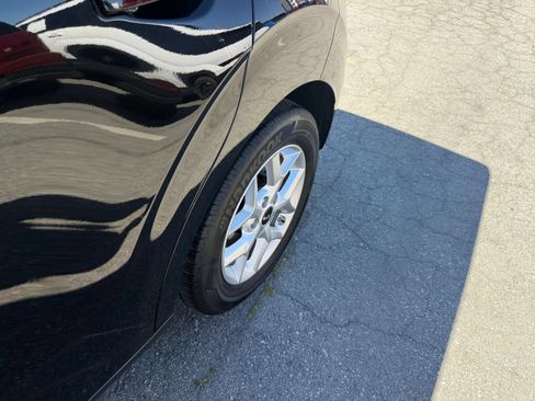Used 2025 Kia Soul LX w/ LX Technology Package FWD image 54