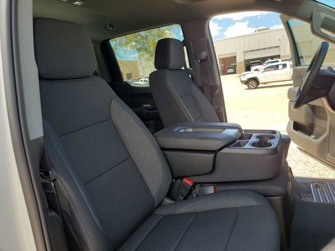 Used 2026 Chevrolet Silverado 1500 Custom w/ Turbomax Blackout Package RWD image 17