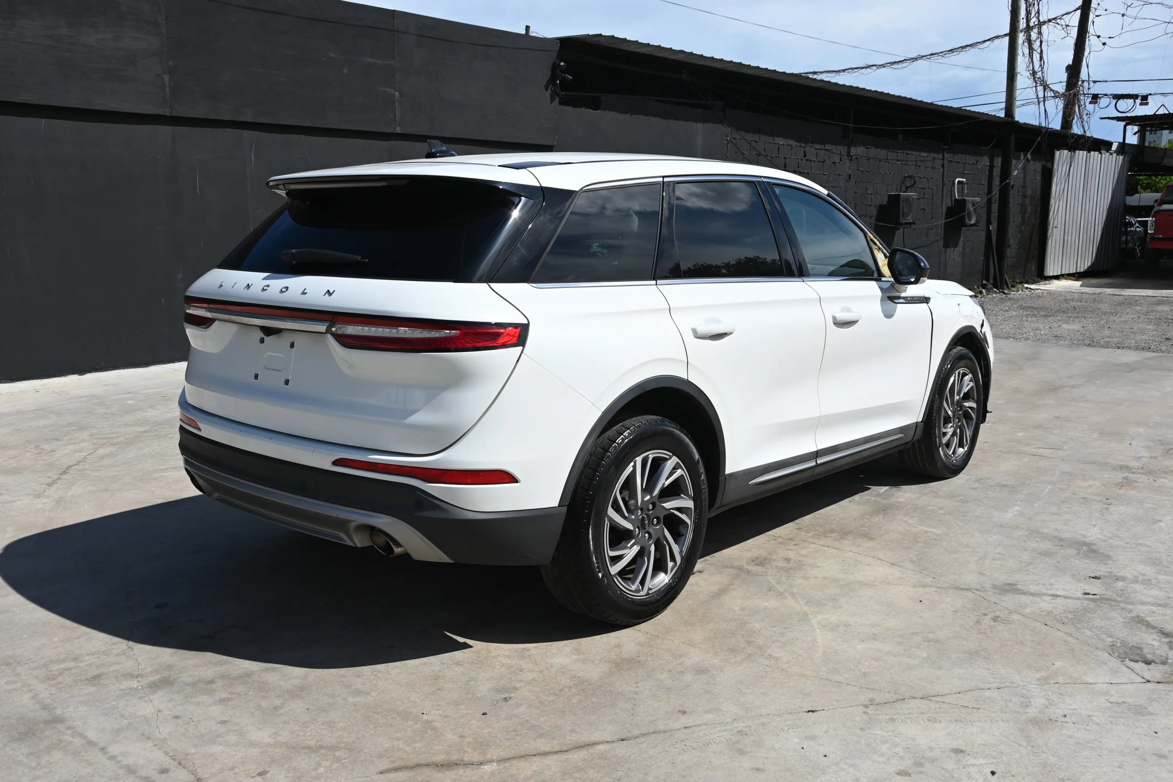 Used 2023 Lincoln Corsair FWD image 5