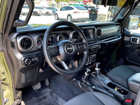 Used 2022 Jeep Wrangler Sport AWD/4WD image 17