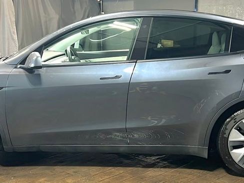 Used 2020 Tesla Model Y Long Range image 2