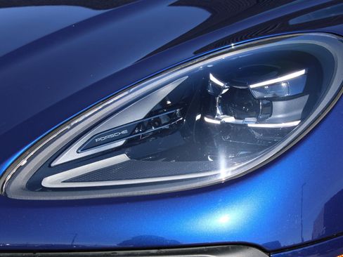 Certified 2024 Porsche Macan GTS image 13