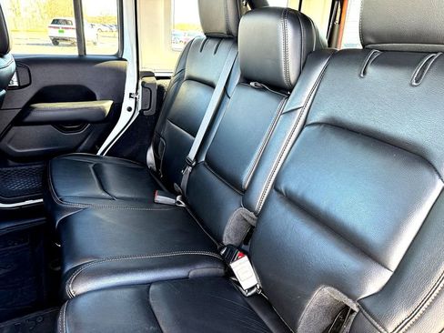 Used 2021 Jeep Wrangler Unlimited Rubicon image 27