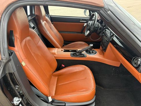 Used 2006 MAZDA MX-5 Miata Grand Touring w/ Premium Pkg image 19