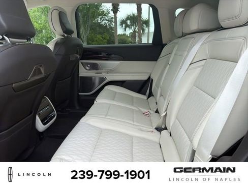 Used 2024 Lincoln Nautilus Black Label w/ Jet Appearance Package (87T) AWD/4WD image 13