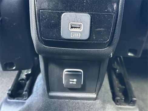 Used 2022 Jeep Compass Altitude w/ Sun and Sound Group image 17