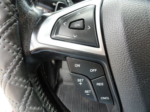 Used 2017 Ford Fusion SE w/ Equipment Group 201A FWD image 15