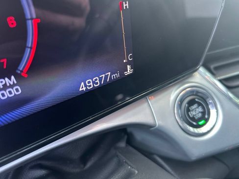 Used 2025 Chevrolet Trax LT FWD image 7