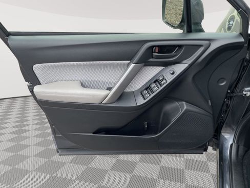 Used 2018 Subaru Forester 2.5i Premium w/ All-Weather Package image 22