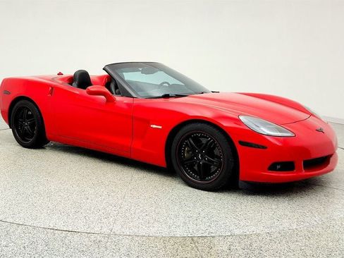 Used 2005 Chevrolet Corvette Convertible w/ Preferred Equipment Group RWD image 3