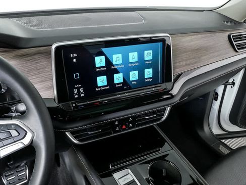 Certified 2025 Volkswagen Atlas SEL Premium R-Line image 15