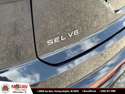 Certified 2023 Volkswagen Atlas Cross Sport SEL R-Line AWD/4WD image 9