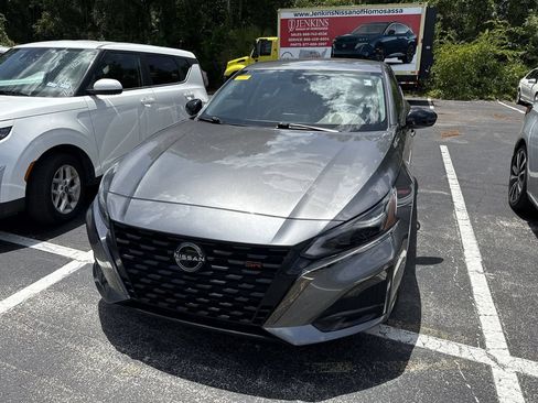 Certified 2024 Nissan Altima 2.5 SR FWD image 3