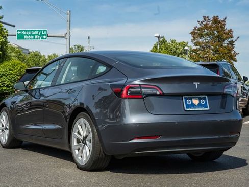 Used 2022 Tesla Model 3 RWD image 5