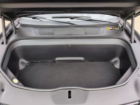 Used 2023 Rivian R1T Launch Edition image 33