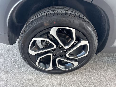 Used 2025 Chevrolet Trax RS w/ Sunroof Package image 13