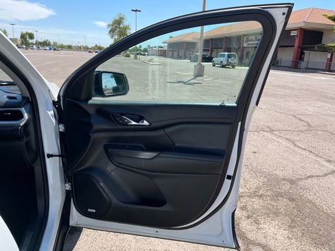 Used 2021 GMC Acadia SLT w/ Elevation Edition image 19