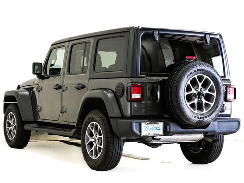 Used 2024 Jeep Wrangler Unlimited Sport AWD/4WD image 9