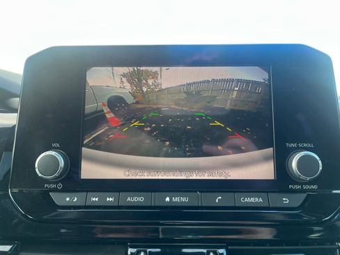 Used 2024 Nissan Pathfinder SV w/ SV Premium Package image 25