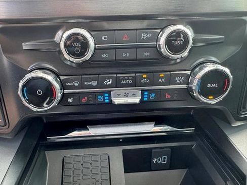 New 2025 Ford F350 Lariat w/ Lariat Ultimate Package AWD/4WD image 24