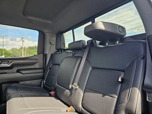 Used 2025 GMC Sierra 1500 SLT w/ SLT Convenience Package AWD/4WD image 17