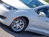 Used 2017 Chrysler Pacifica Touring-L w/ Tire & Wheel Group image 4