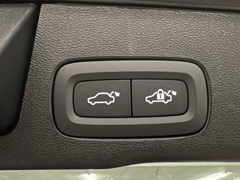New 2026 Volvo XC60 B5 Ultra w/ Protection Package Premier AWD/4WD image 30
