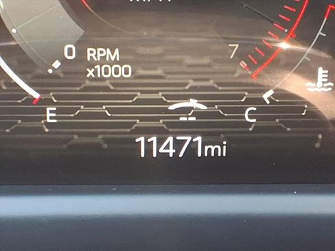 Used 2025 GMC Acadia Elevation image 21