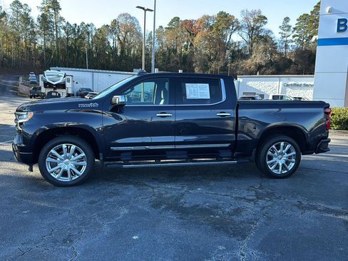 Used 2023 Chevrolet Silverado 1500 High Country w/ Technology Package image 3