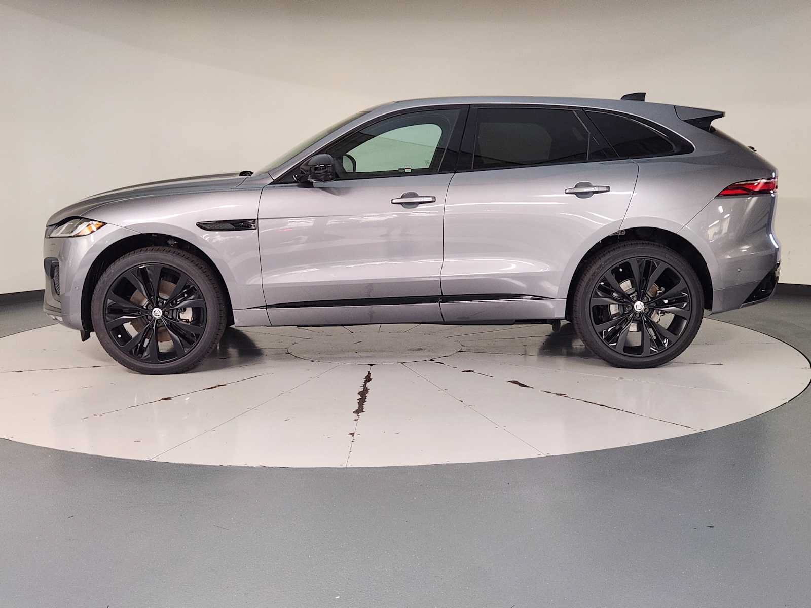 New 2026 Jaguar F-PACE R-Dynamic S AWD/4WD image 5