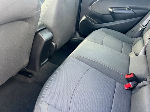 Used 2017 Chevrolet Cruze LS image 11