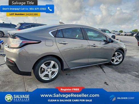 Used 2017 Chevrolet Volt LT w/ Comfort Package FWD image 4