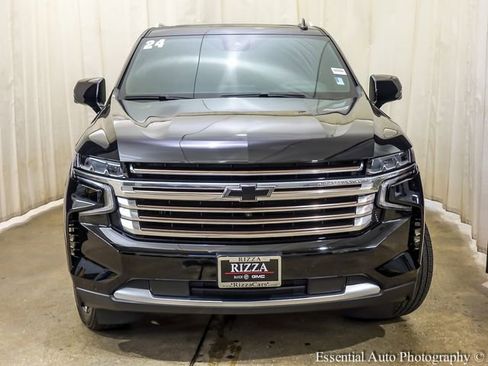 Used 2024 Chevrolet Suburban High Country AWD/4WD image 7