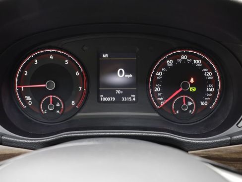 Used 2022 Volkswagen Passat 2.0T FWD image 8
