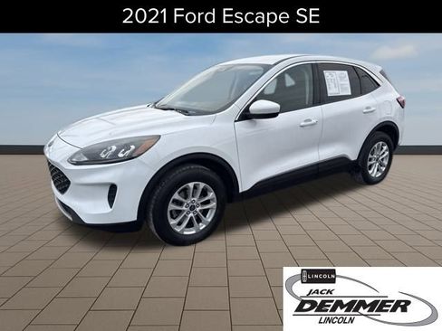 Used 2021 Ford Escape SE w/ Cold Weather Package image 1