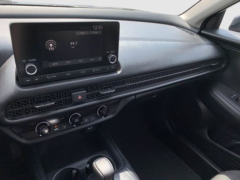Certified 2025 Honda HR-V LX image 17