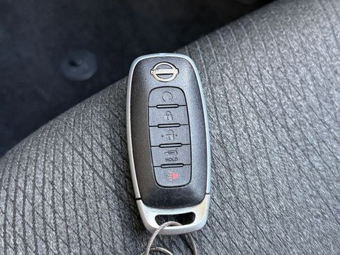 Used 2025 Nissan Rogue SV FWD image 22