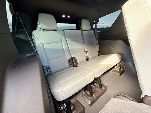 Used 2022 GMC Yukon SLT w/ SLT Luxury Package image 31