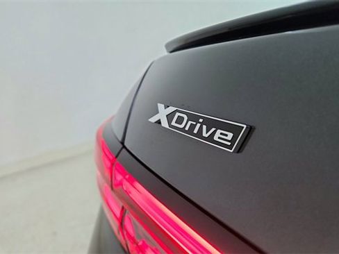 Used 2025 BMW 540i xDrive w/ Executive Package image 19