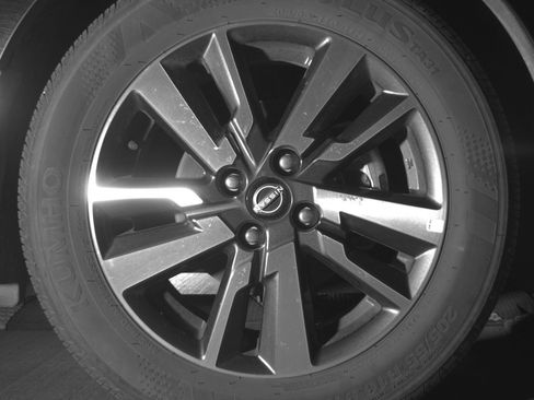 Used 2025 Nissan Versa SV FWD image 13