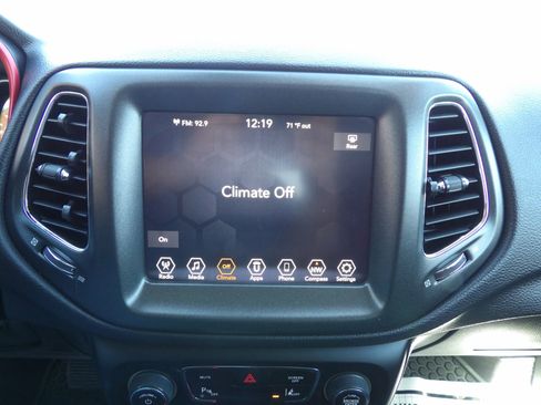 Used 2021 Jeep Compass Trailhawk AWD/4WD image 18