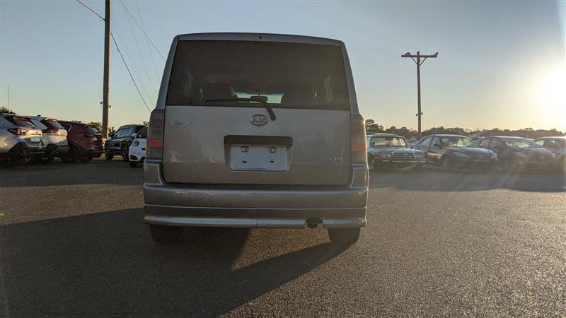 Used 2004 Scion xB FWD image 5
