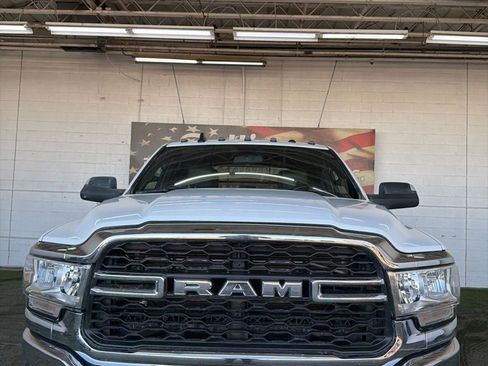 Used 2022 RAM 3500 Tradesman w/ Chrome Appearance Group image 5