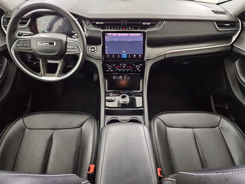 Used 2023 Jeep Grand Cherokee Limited image 15