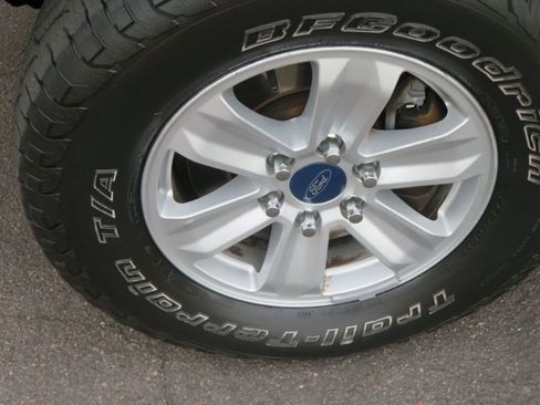 Used 2013 Ford F150 XLT w/ Luxury Equipment Group image 17