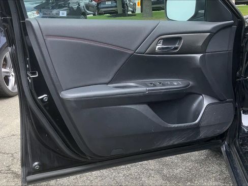 Used 2017 Honda Accord Sport Special Edition image 22