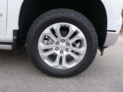 Certified 2024 Chevrolet Silverado 1500 LTZ w/ Technology Package image 11