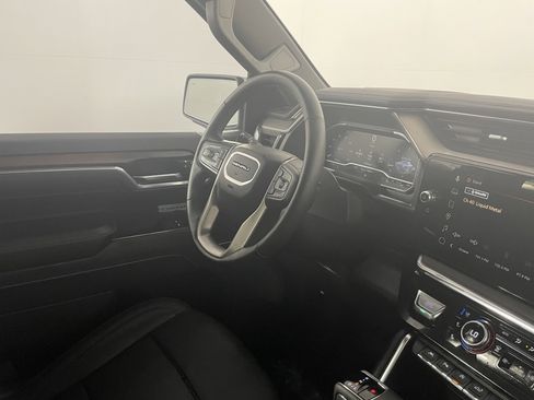 Used 2025 GMC Sierra 1500 Denali image 10